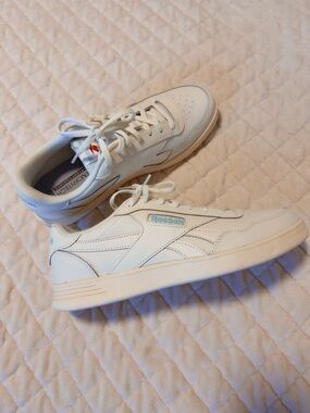 Reebok Classic White Leather Sneakers vintage